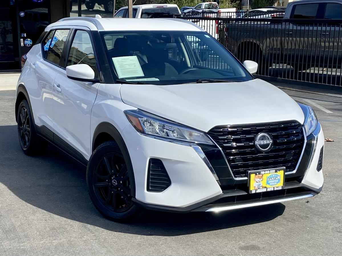 2023 Nissan Kicks SV