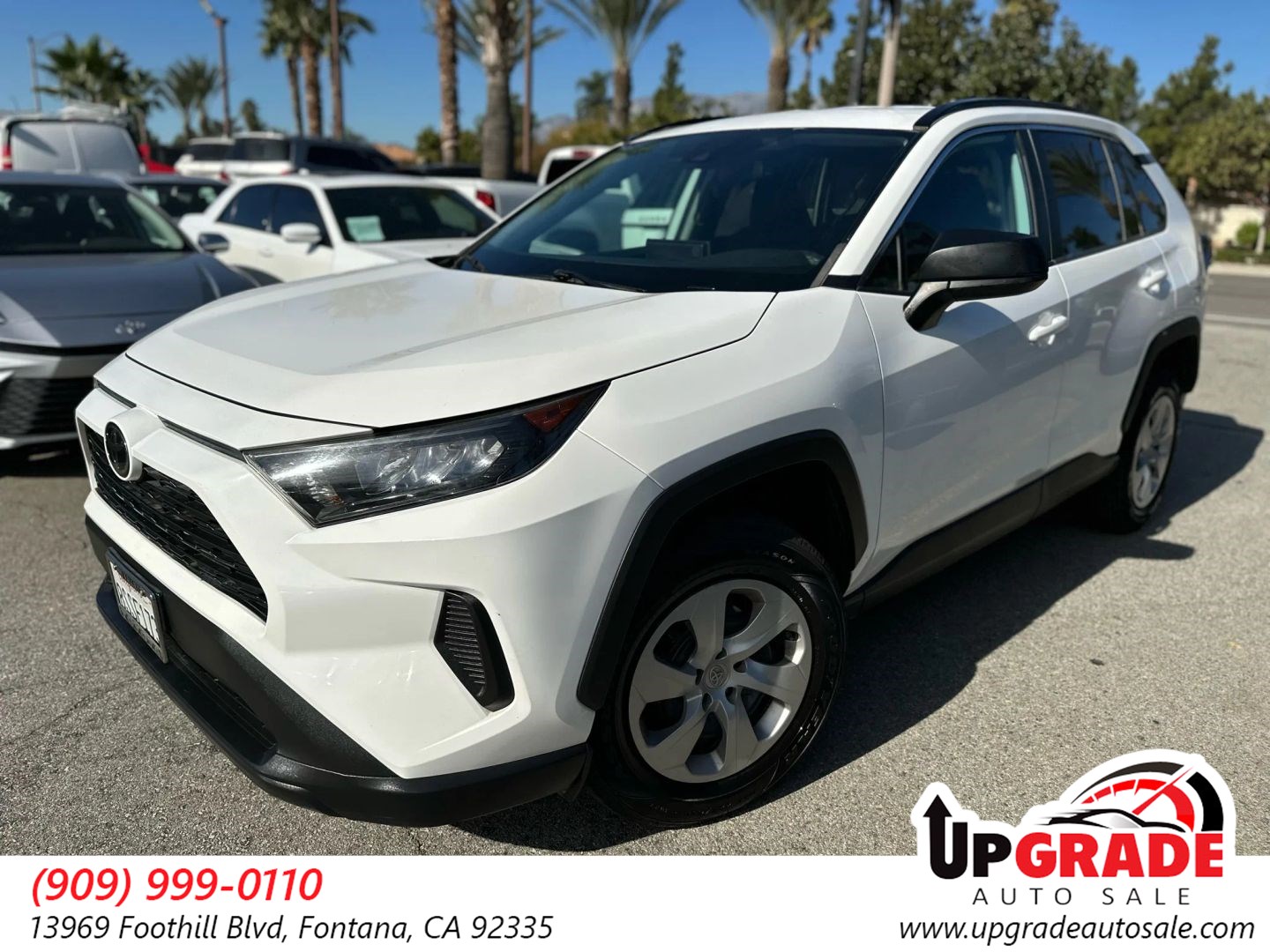 2020 Toyota RAV4 LE's photo