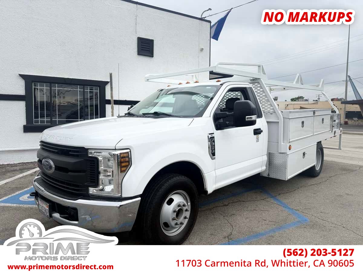 2018 Ford F-350 Super Duty Chassis Cab XL