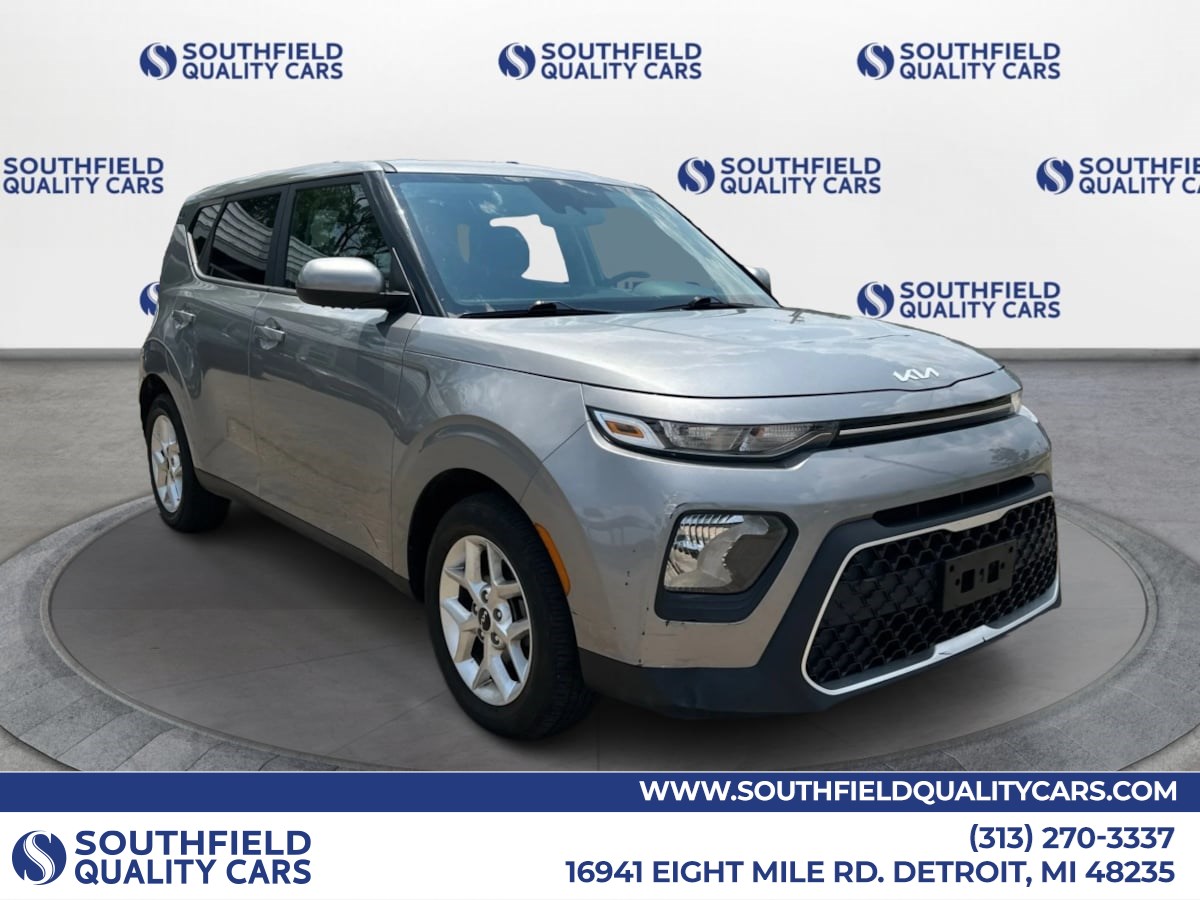 2022 Kia Soul LX's photo