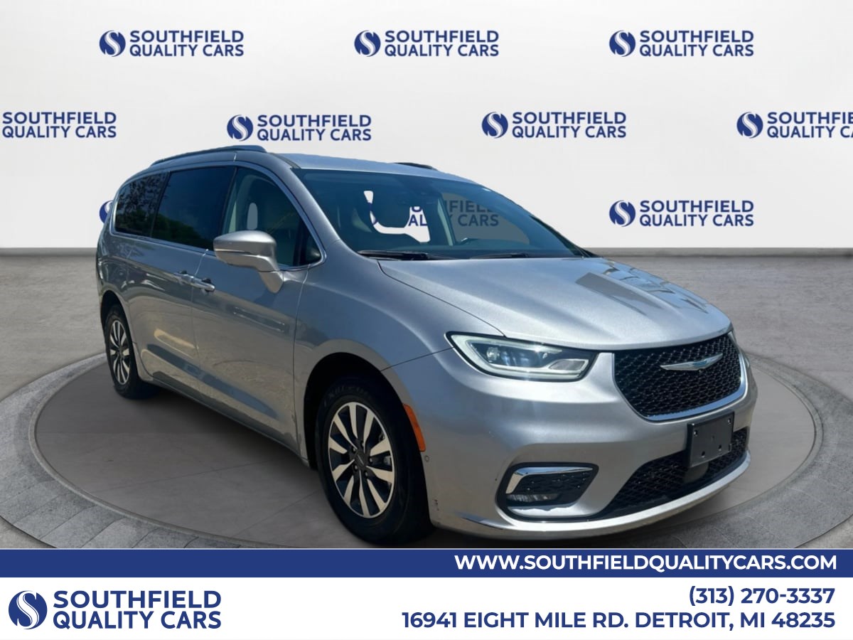 2021 Chrysler Pacifica Hybrid Touring L's photo