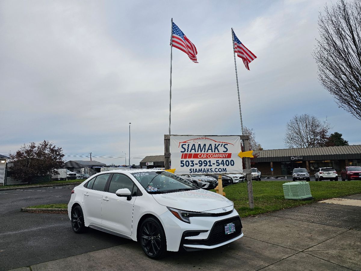 2024 Toyota Corolla XSE's photo