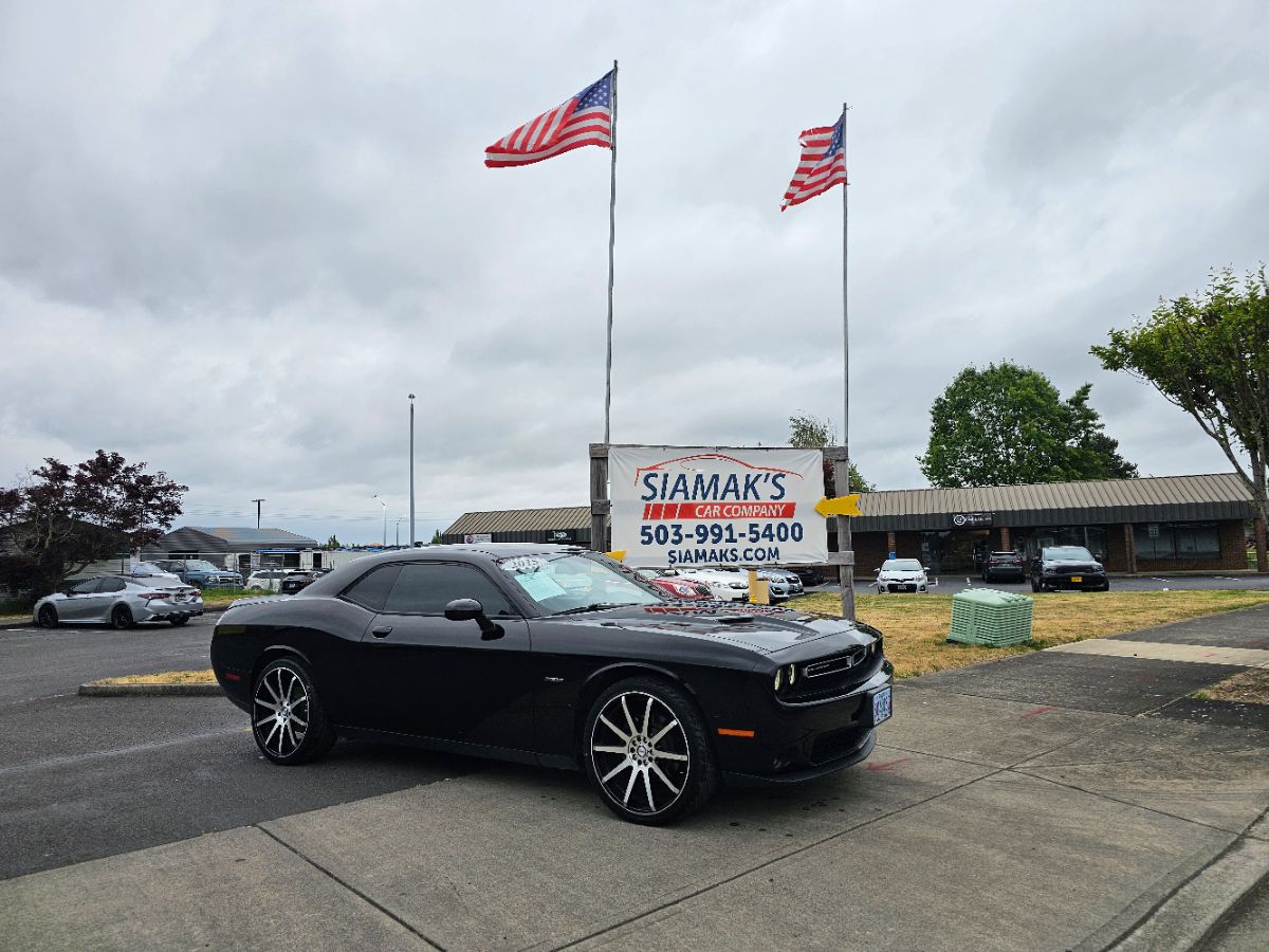 2015 Dodge Challenger R/T Plus's photo