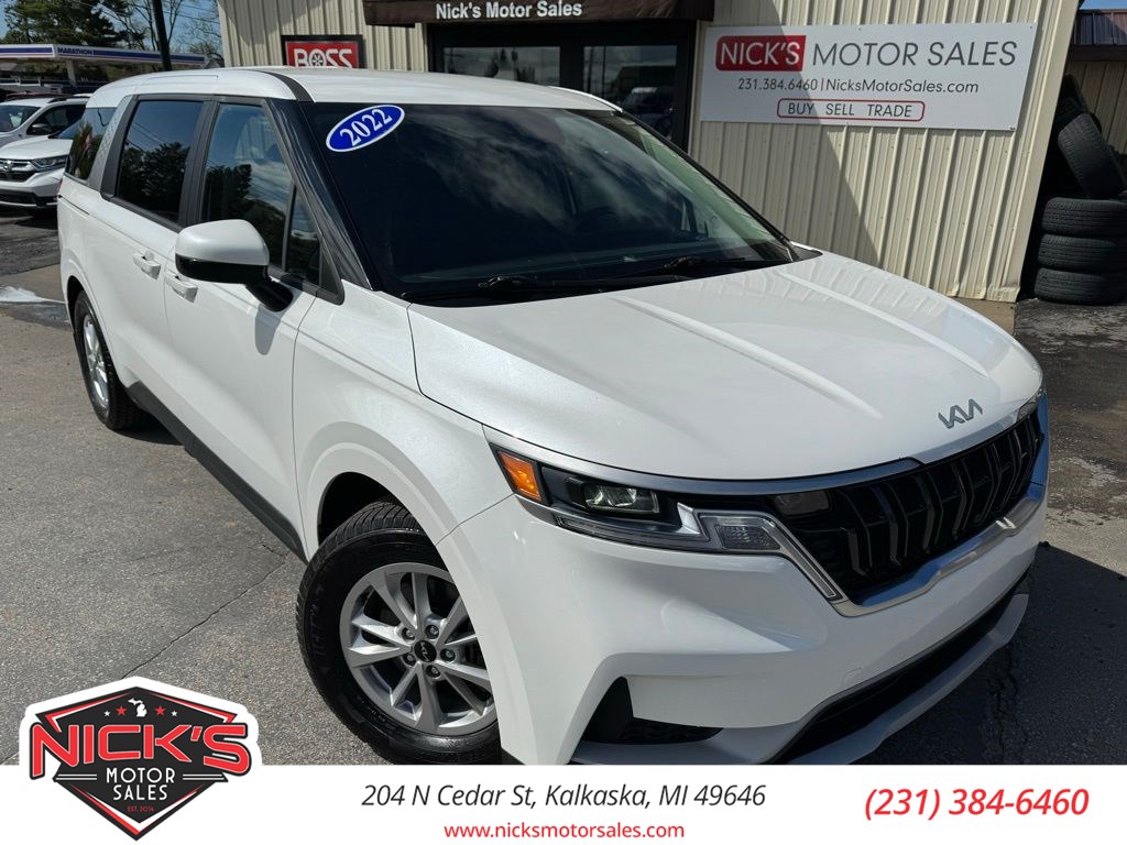 2022 Kia Sedona LX's photo