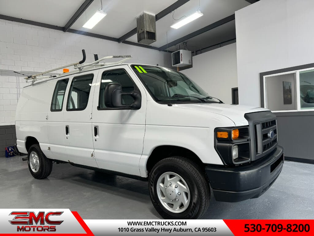 2011 Ford E-Series Econoline Van Commercial's photo