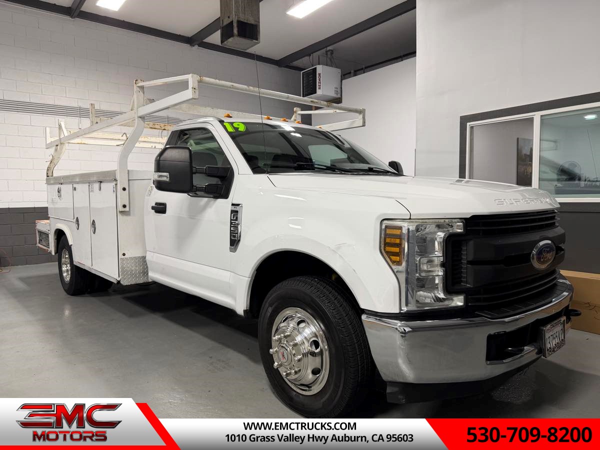 2019 Ford F-350 Super Duty Chassis Cab XL