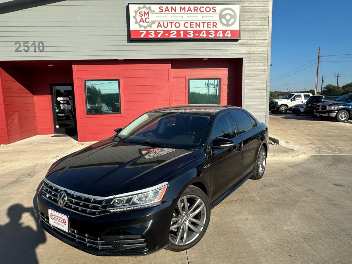 2018 Volkswagen Passat R-Line's photo