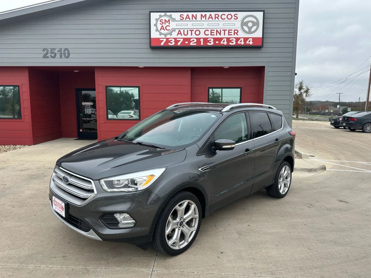 2019 Ford Escape Titanium's photo