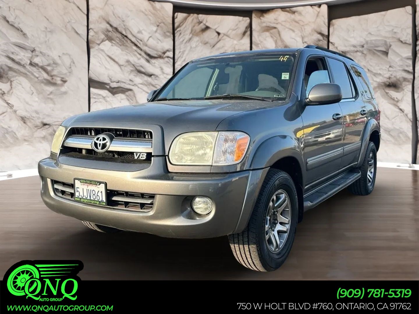 2005 Toyota Sequoia SR5's photo