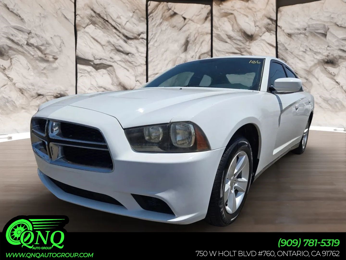 2014 Dodge Charger SE's photo