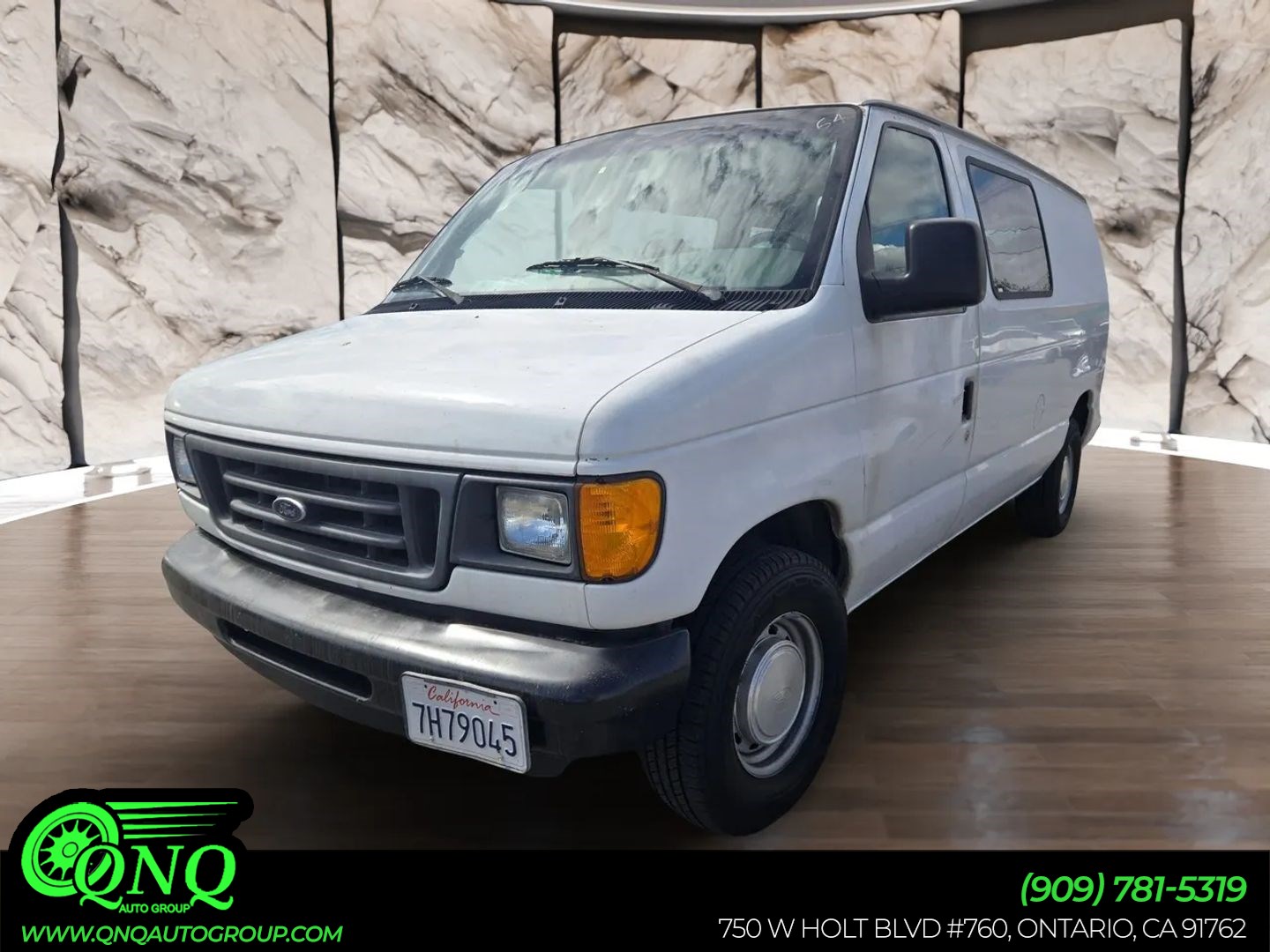 2003 Ford Econoline Van Commercial's photo