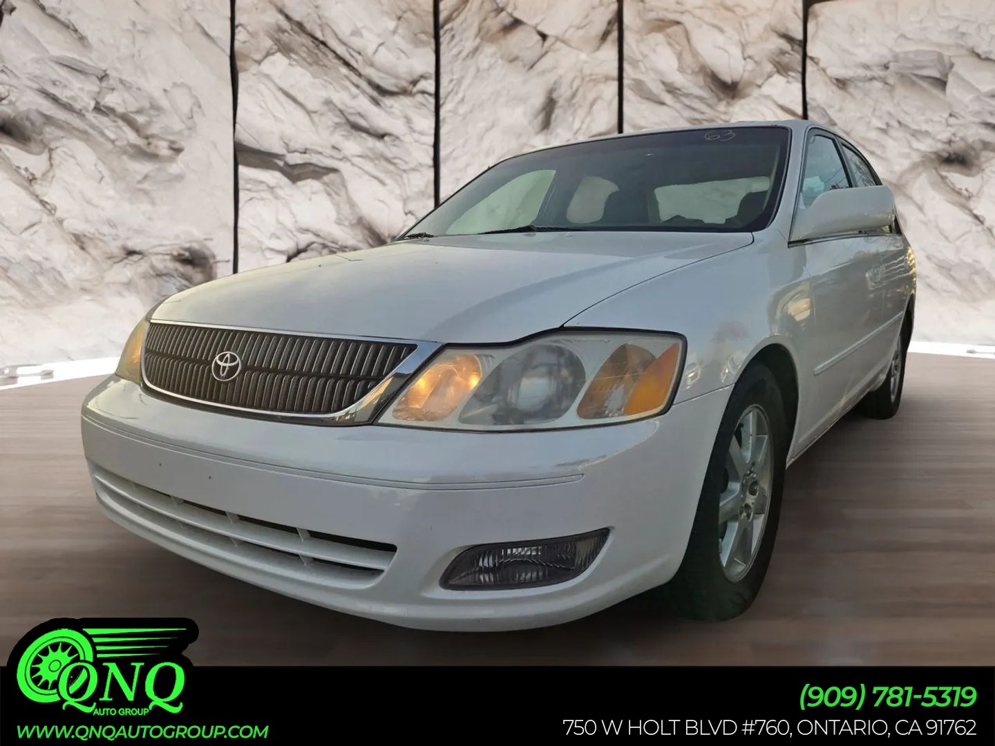 2001 Toyota Avalon XLS's photo