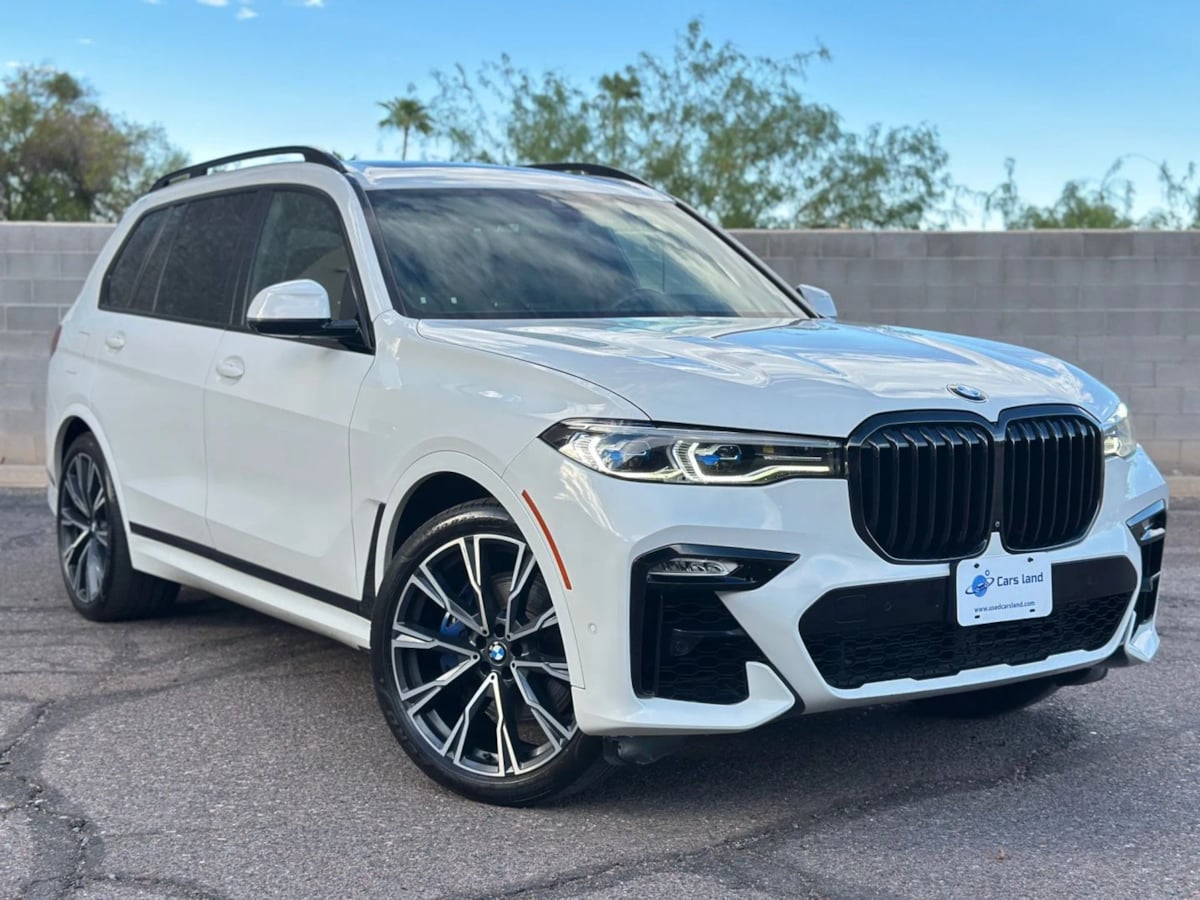 2020 BMW X7 M50i's photo