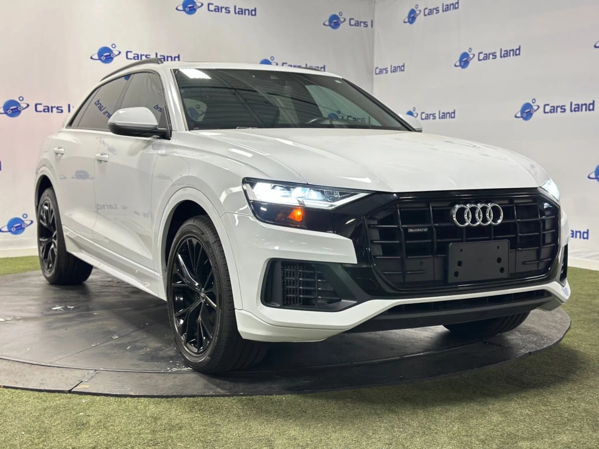 2020 Audi Q8 Premium's photo