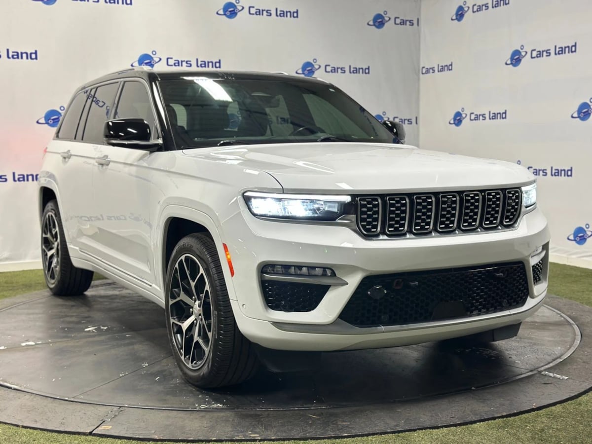2022 Jeep Grand Cherokee Summit Reserve's photo