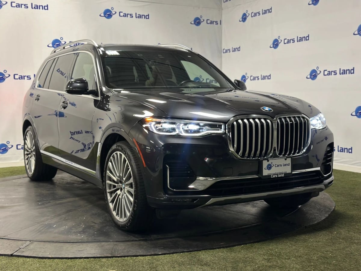 2022 BMW X7 40i's photo