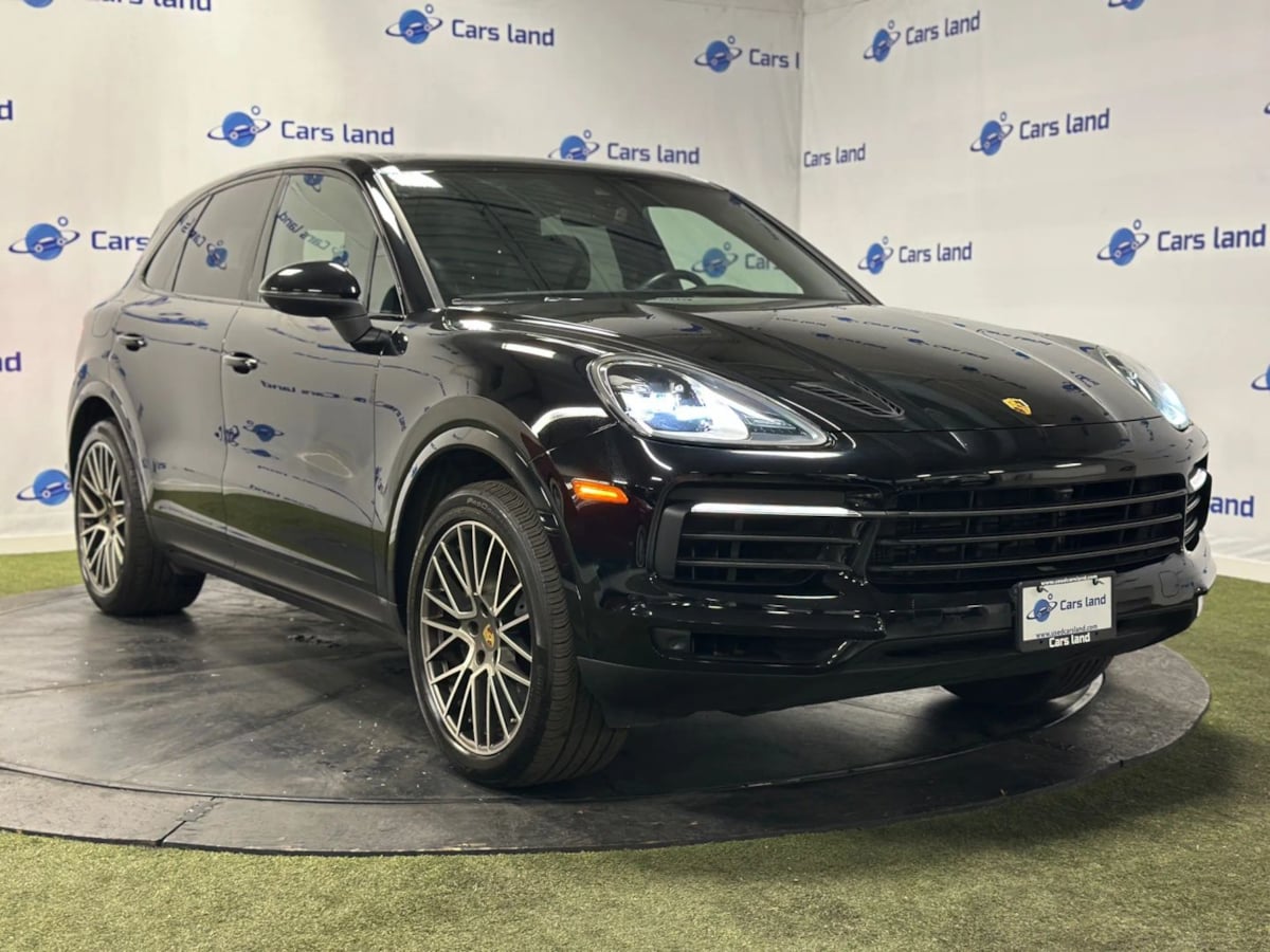 2023 Porsche Cayenne Base's photo