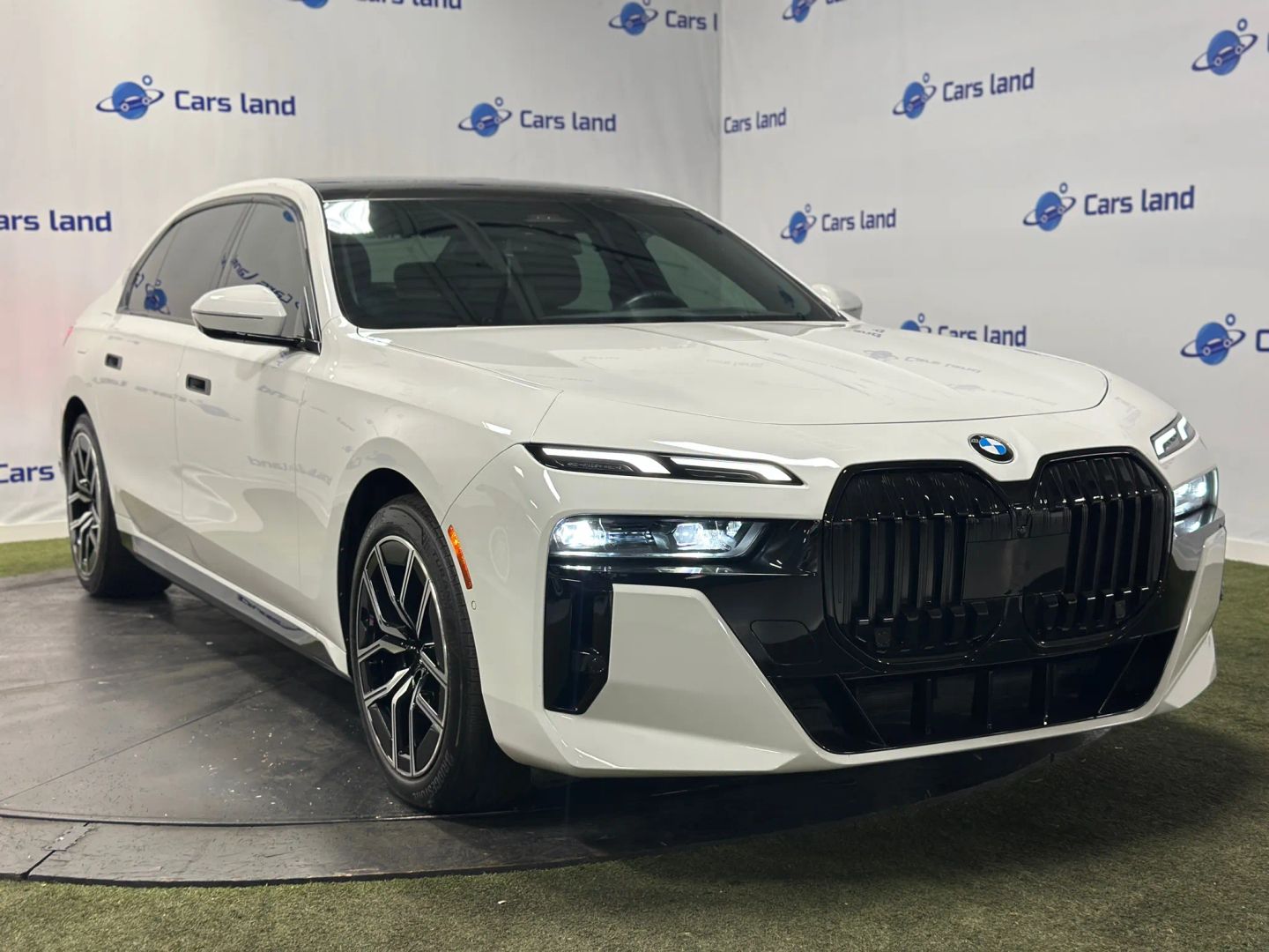 2024 BMW 7 Series 760i's photo