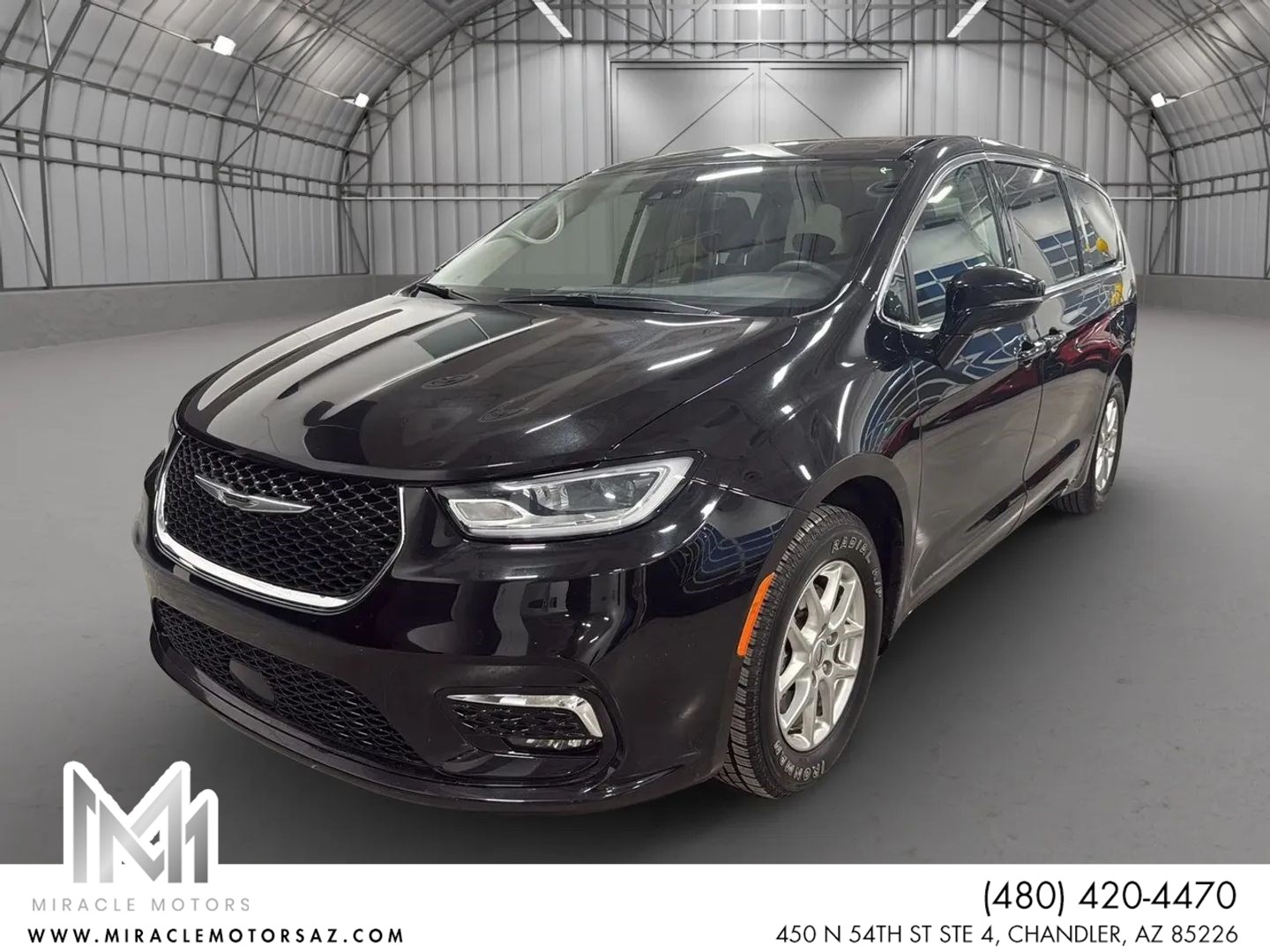 2024 Chrysler Pacifica Touring L's photo
