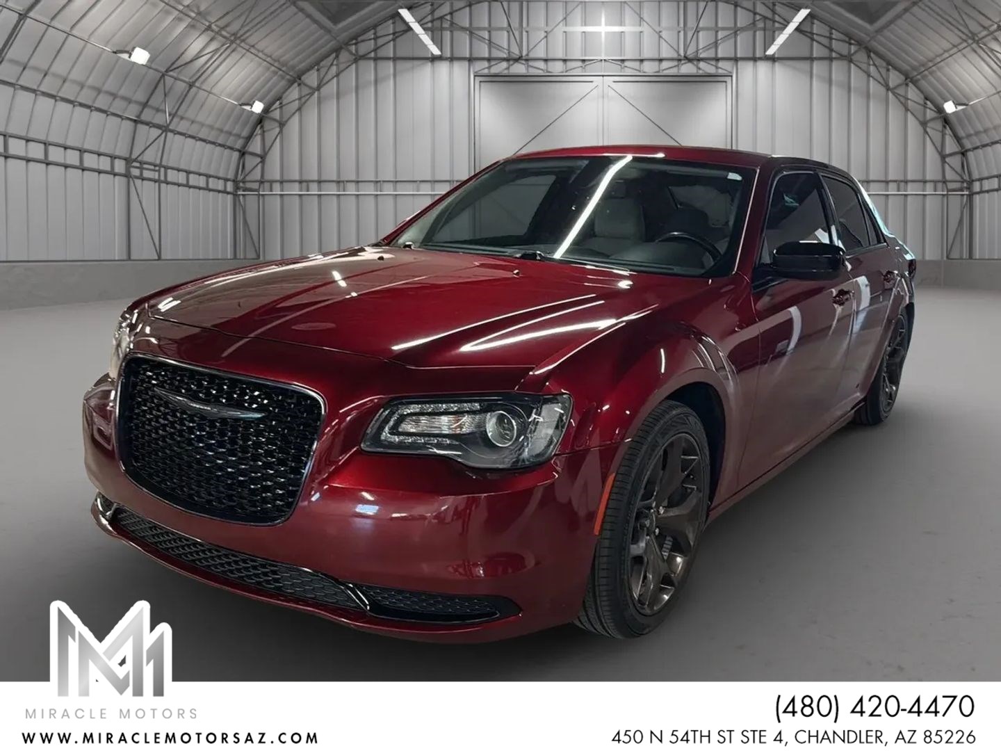 2021 Chrysler 300 Touring's photo