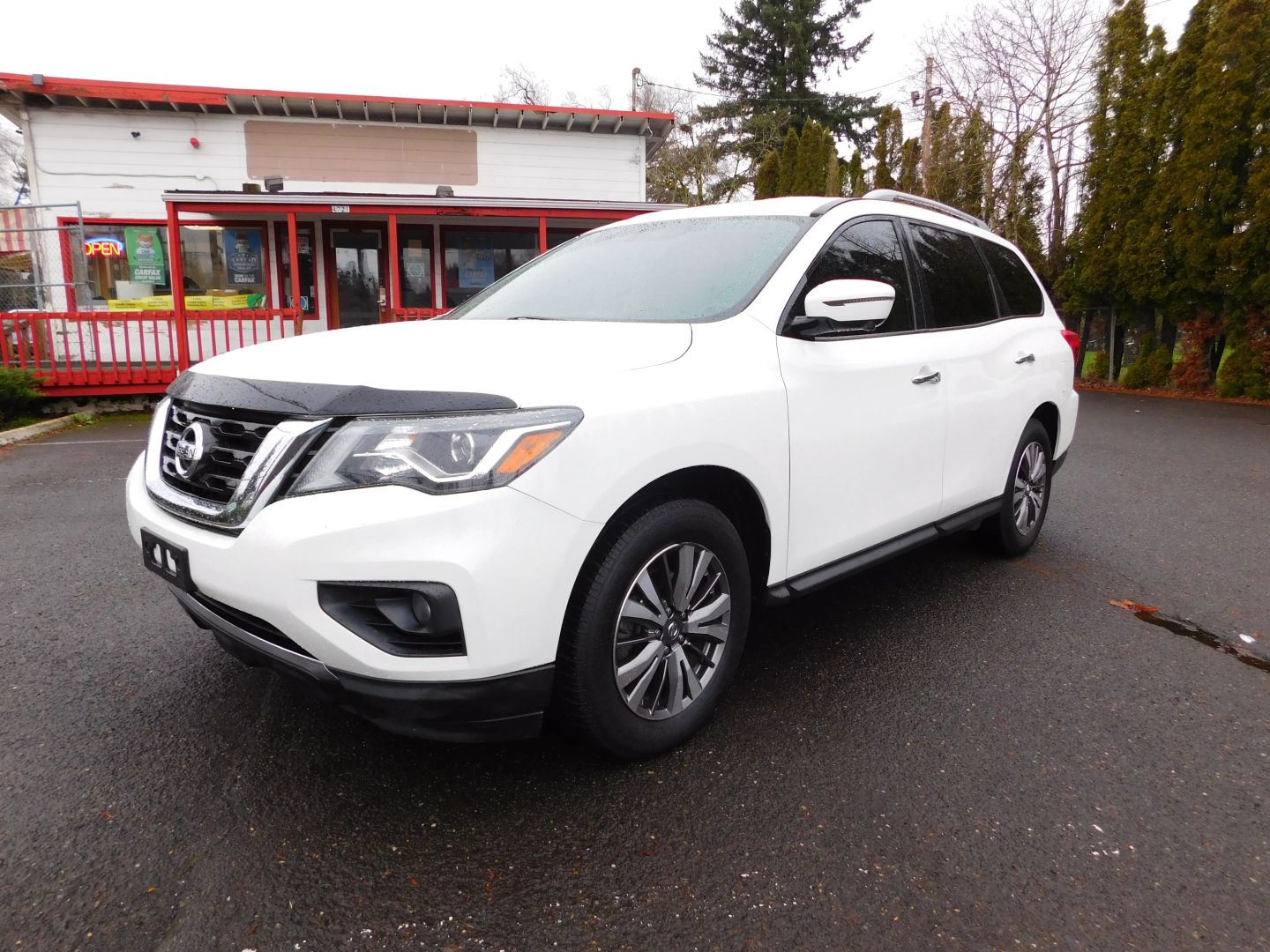 2019 Nissan Pathfinder SL's photo