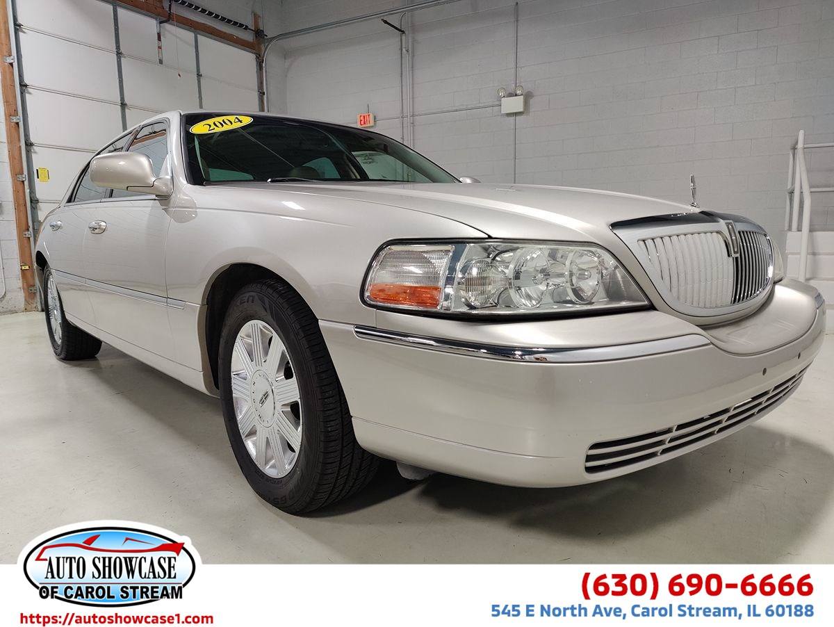 2004 Lincoln Town Car Ultimate's photo