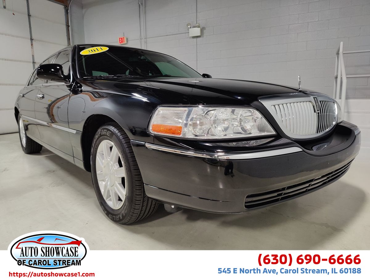 2011 Lincoln Town Car Executive L (Fleet)'s photo