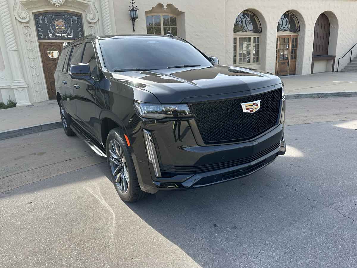 2023 Cadillac Escalade ESV Sport's photo
