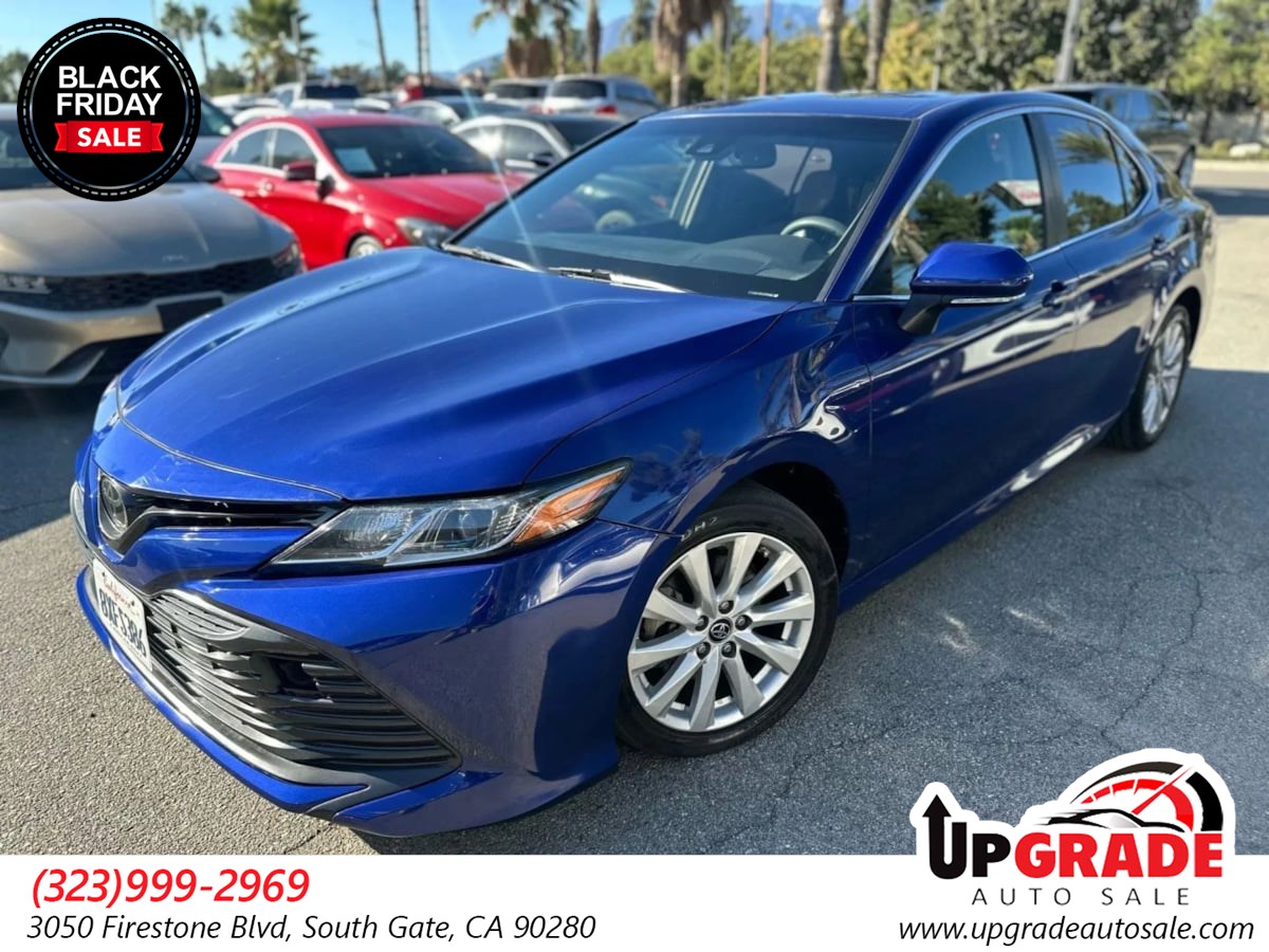 2018 Toyota Camry LE's photo