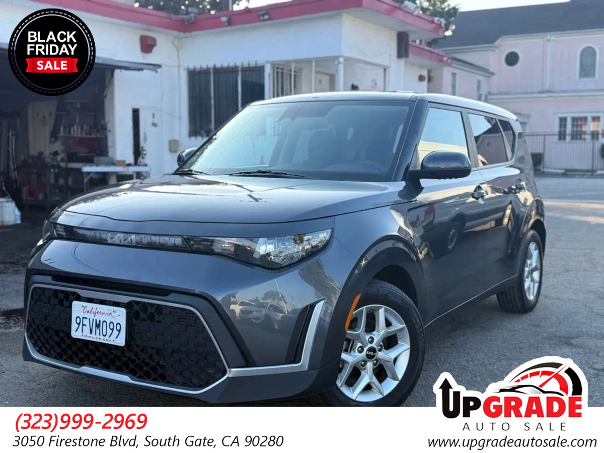 2023 Kia Soul LX's photo