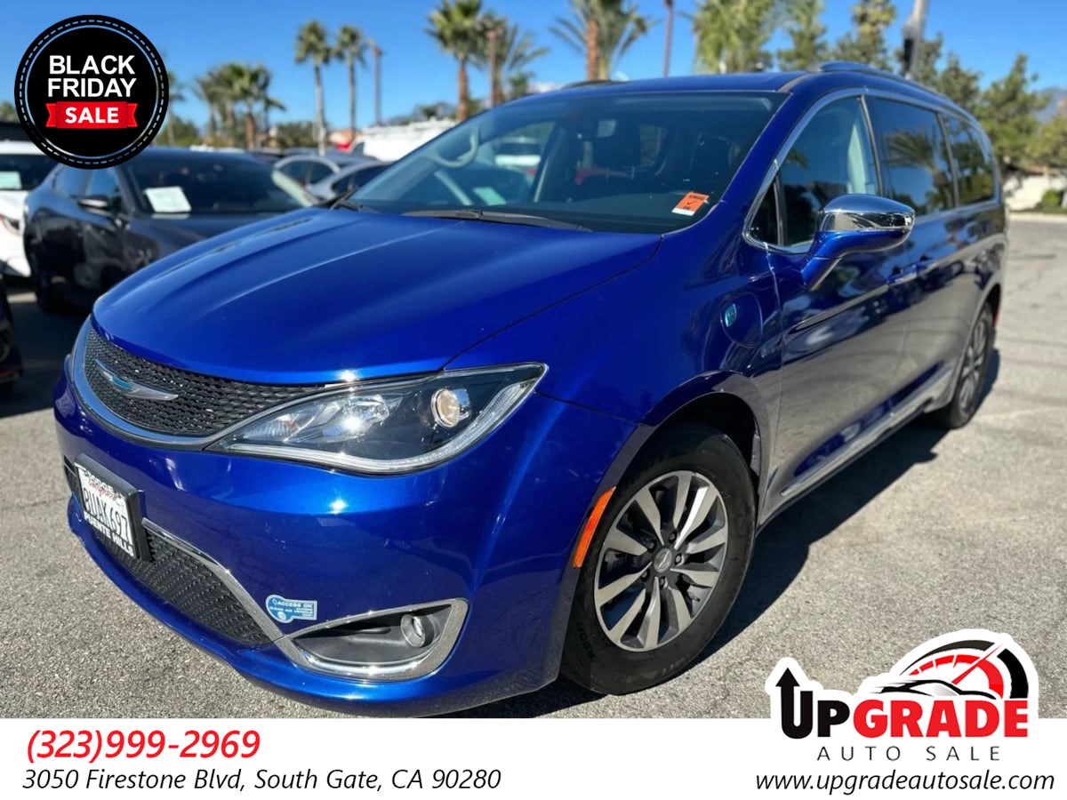 2020 Chrysler Pacifica Hybrid Limited's photo