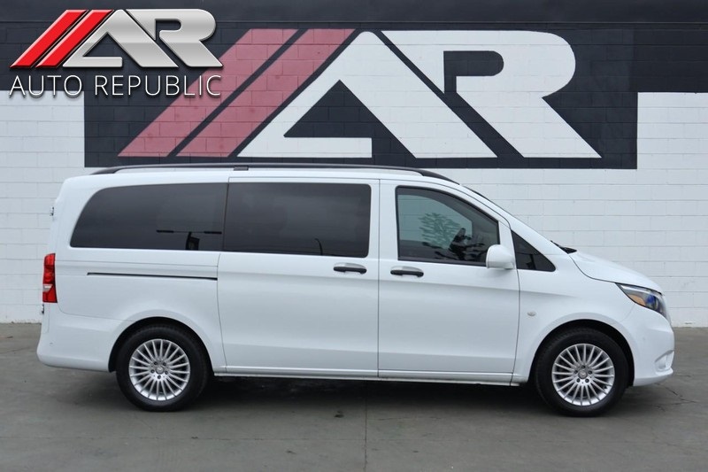 2017 Mercedes-Benz Metris Passenger Van