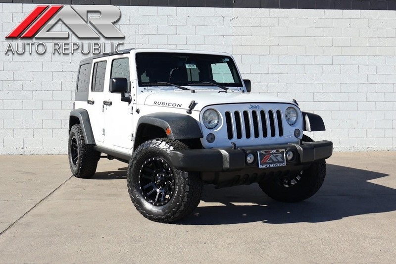 2015 Jeep Wrangler Unlimited Rubicon's photo
