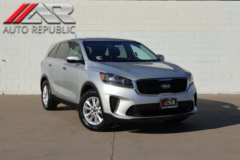 2020 Kia Sorento LX's photo