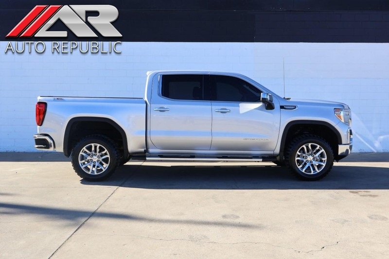 2019 GMC Sierra 1500 SLT's photo