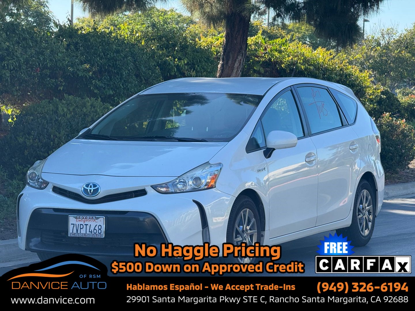 2017 Toyota Prius v Five's photo