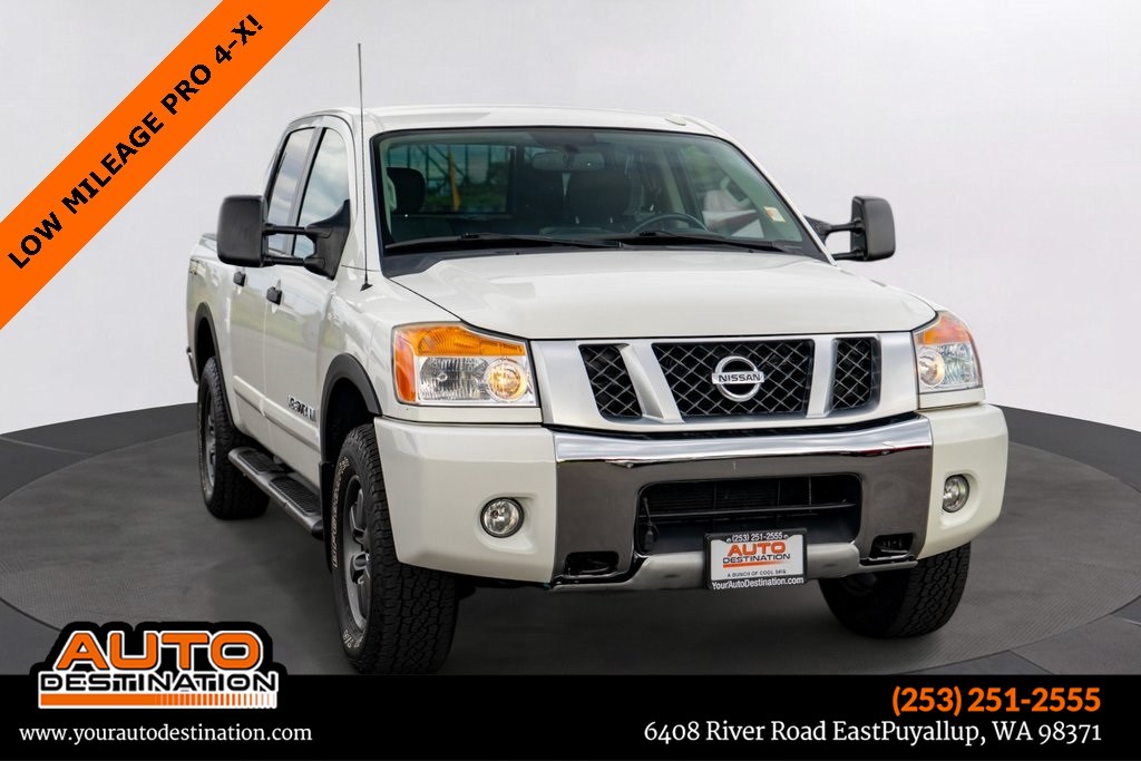 2014 Nissan Titan S's photo