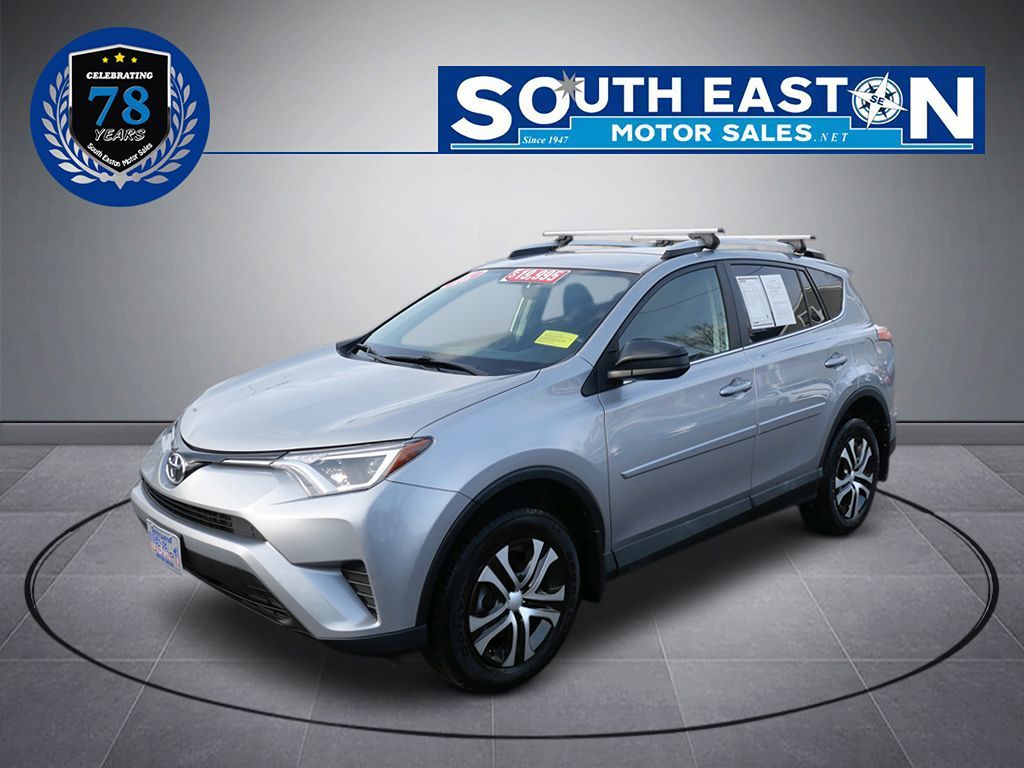 2016 Toyota RAV4 LE's photo