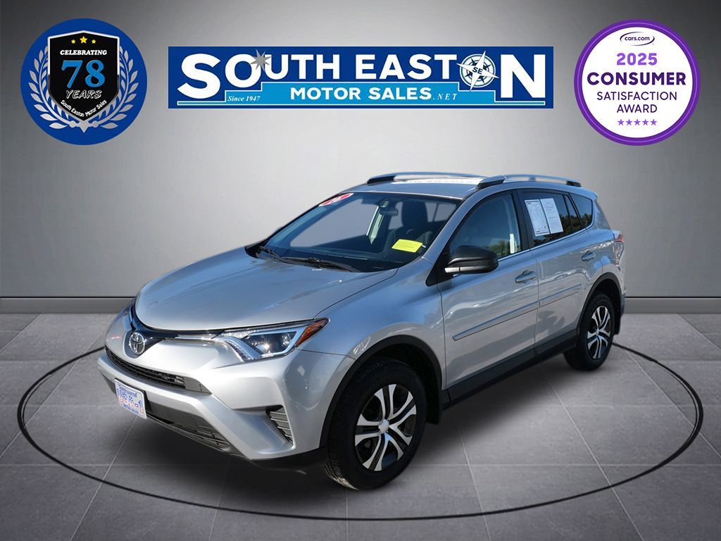 2016 Toyota RAV4 LE's photo