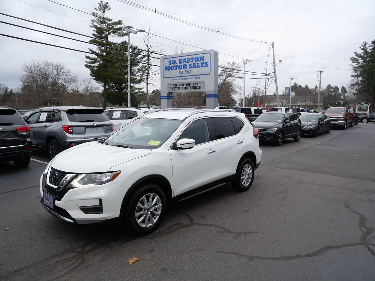 2020 Nissan Rogue S's photo