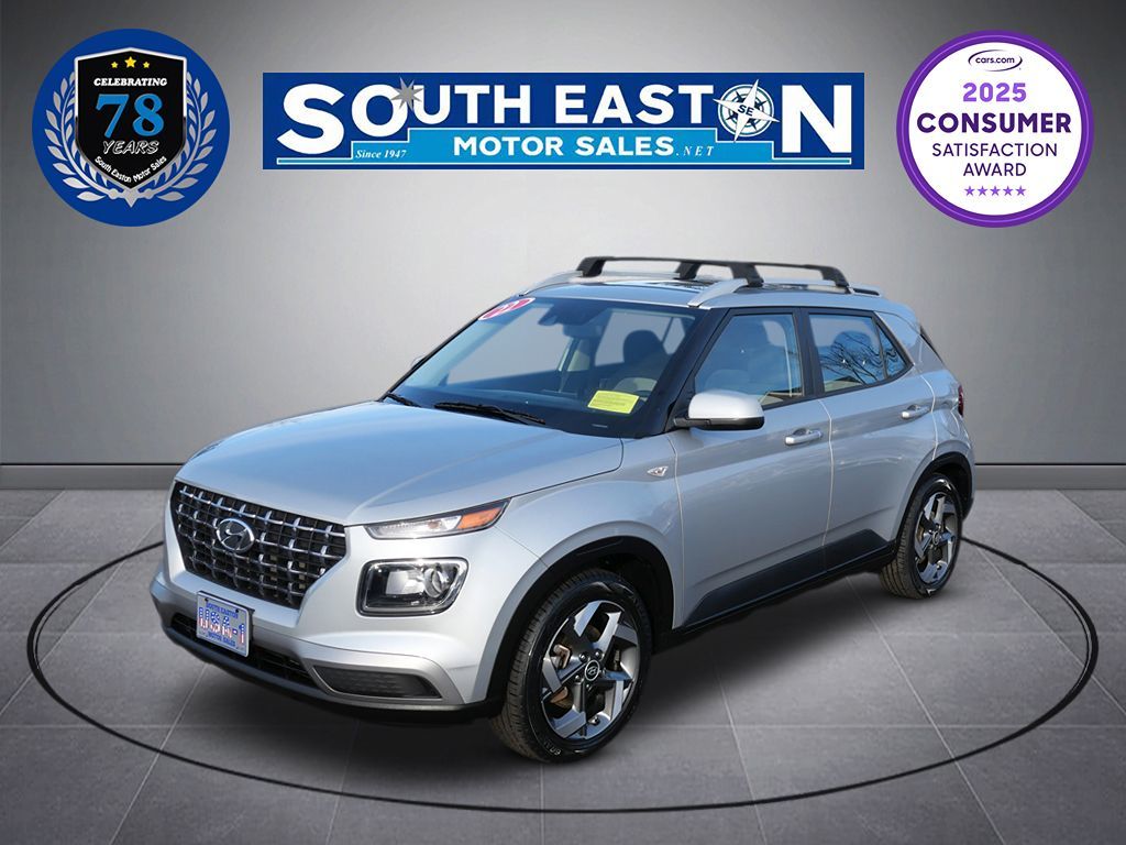 2022 Hyundai Venue SEL's photo