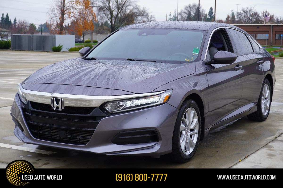 2018 Honda Accord LX's photo