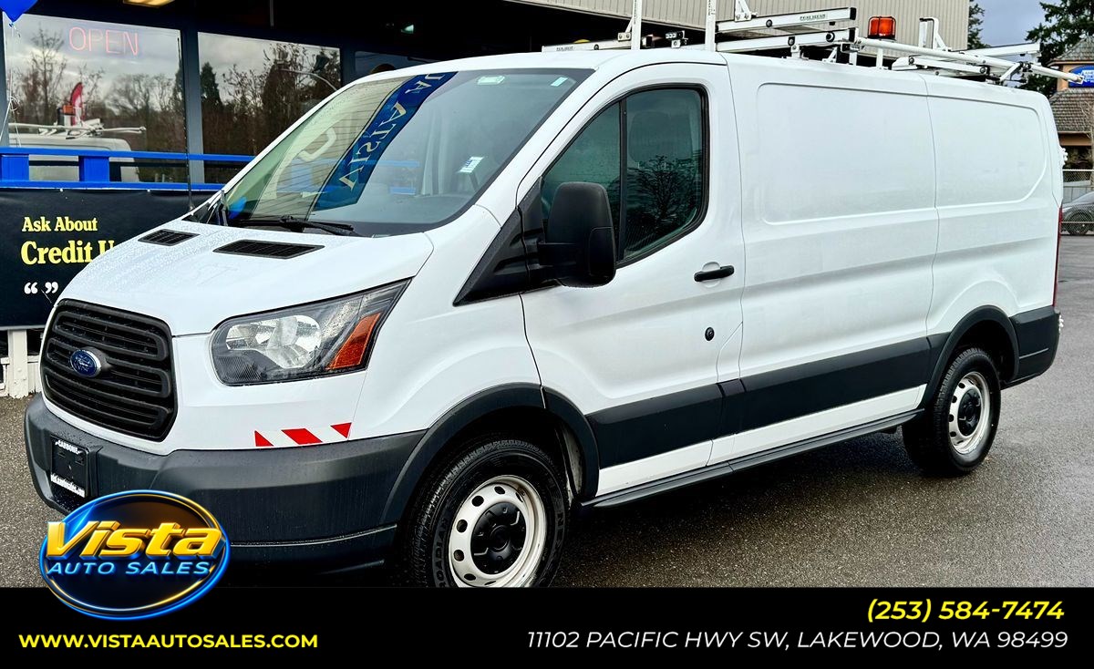 2015 Ford Transit Base's photo
