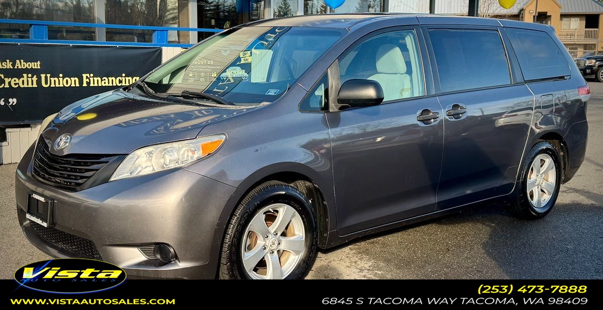 2011 Toyota Sienna Base's photo