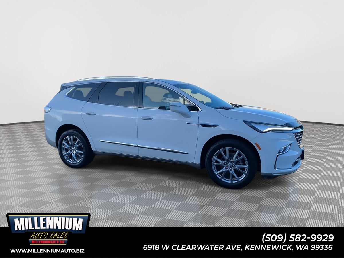 2023 Buick Enclave Essence's photo
