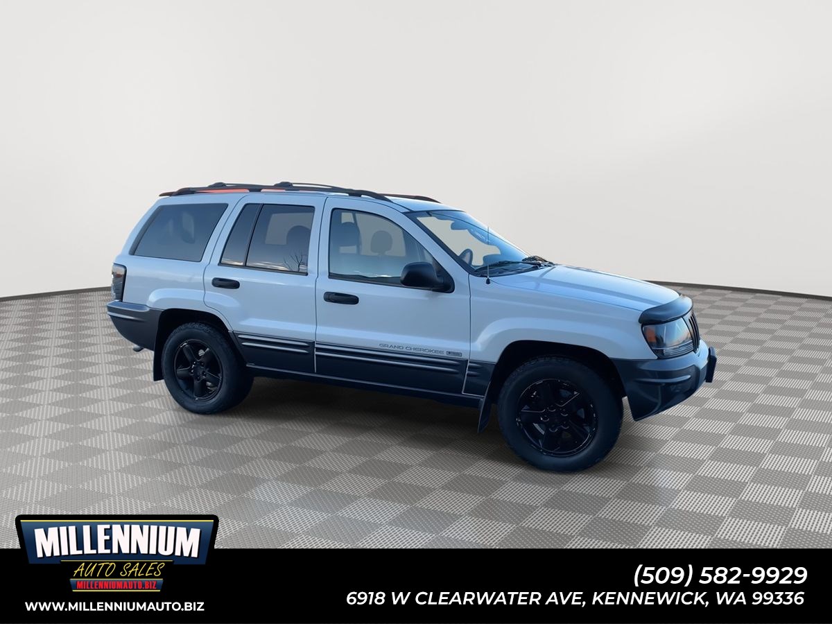 2004 Jeep Grand Cherokee Laredo's photo