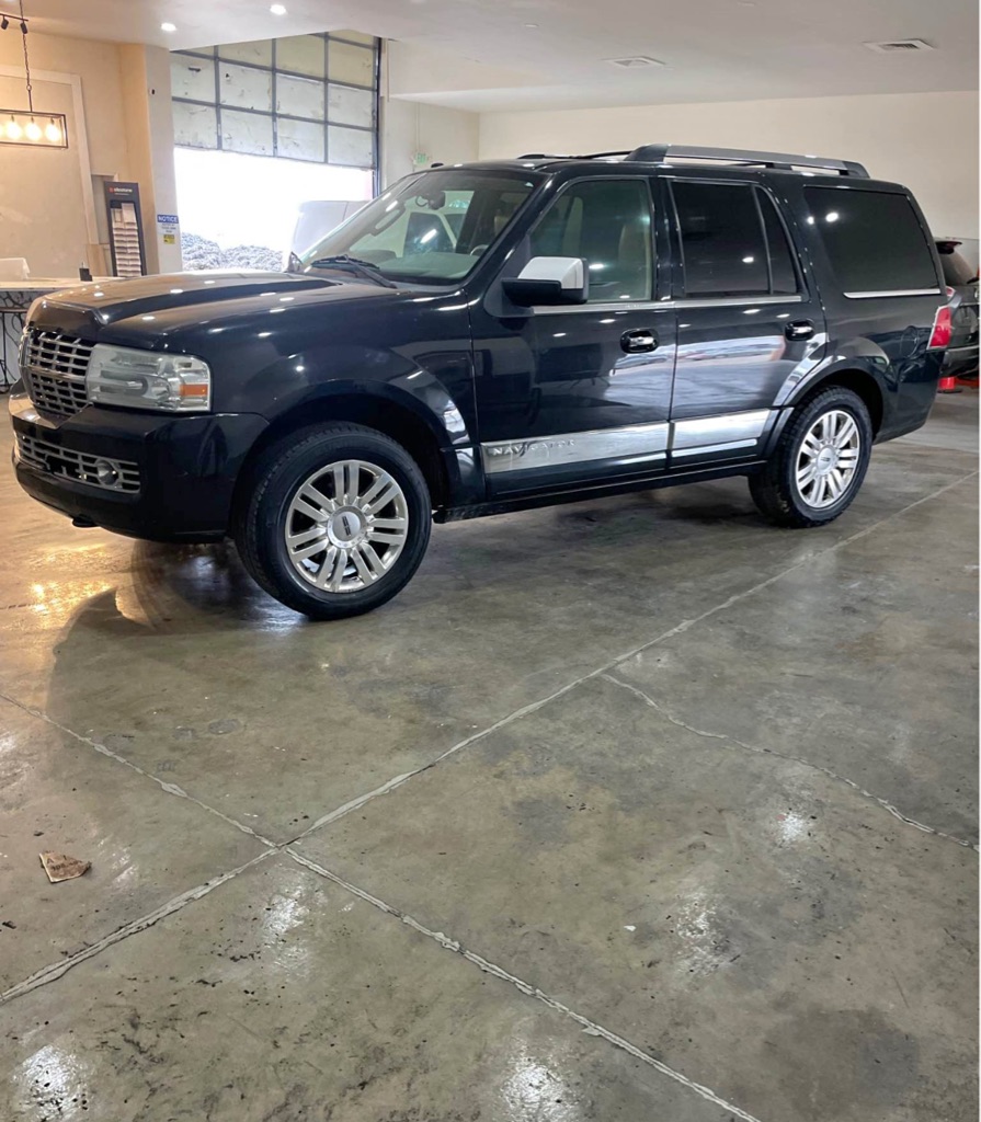 2014 Lincoln Navigator Base's photo