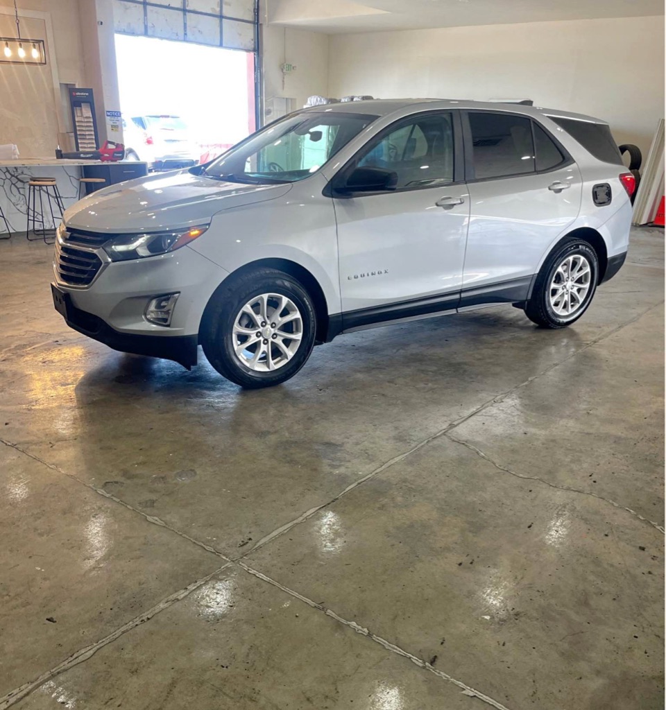 2020 Chevrolet Equinox LS's photo