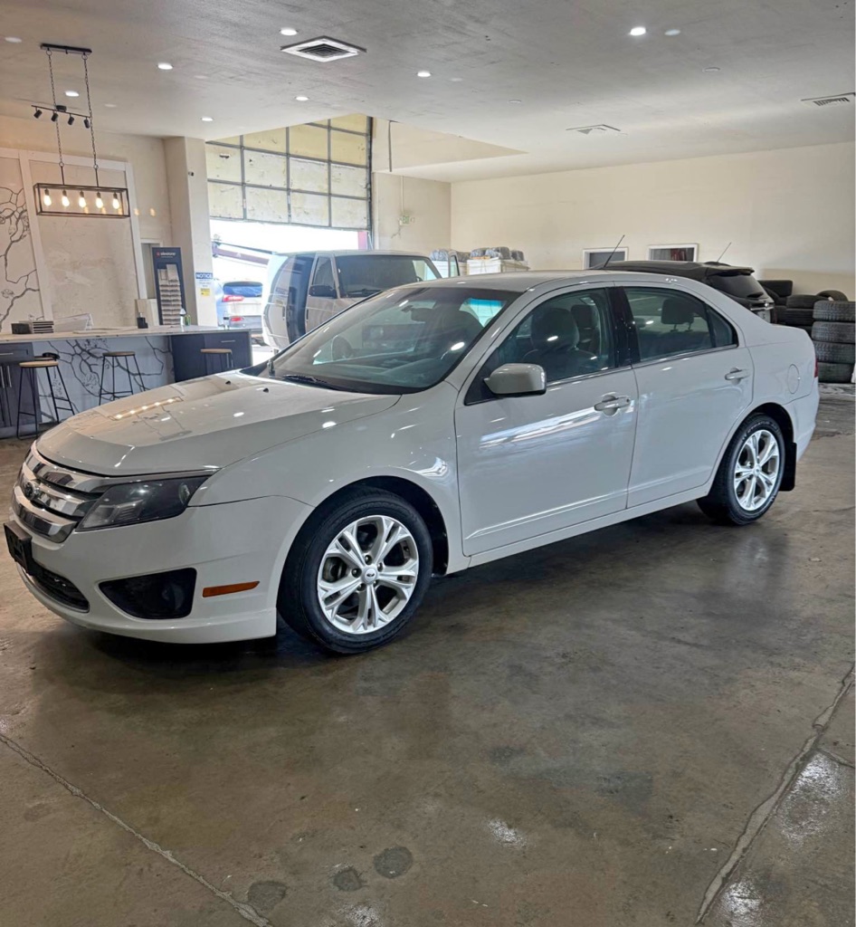 2012 Ford Fusion SE's photo