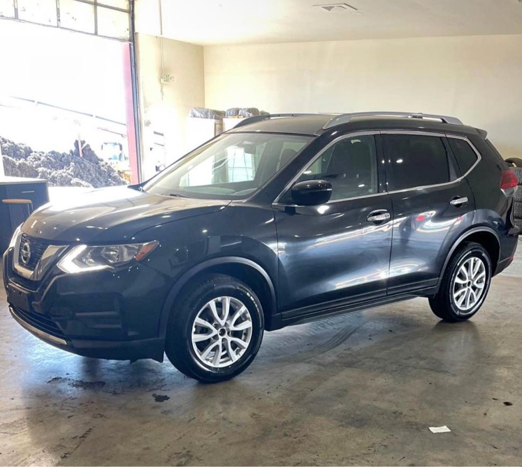 2018 Nissan Rogue SV's photo